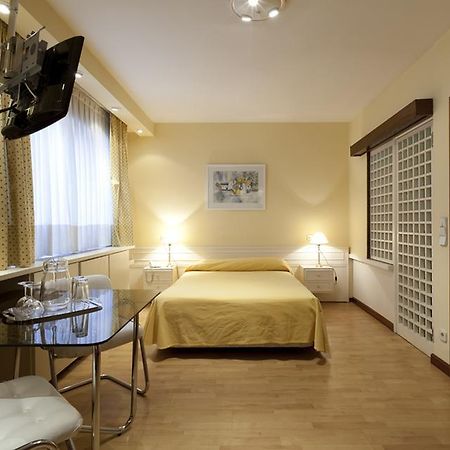 Apartamentos Centro Colon Madrid Bagian luar foto